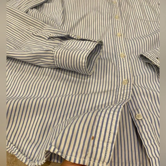 Iconic Tommy Hilfiger Classic button-up style w/White and Blue Striped Shirt - L - Picture 10 of 10